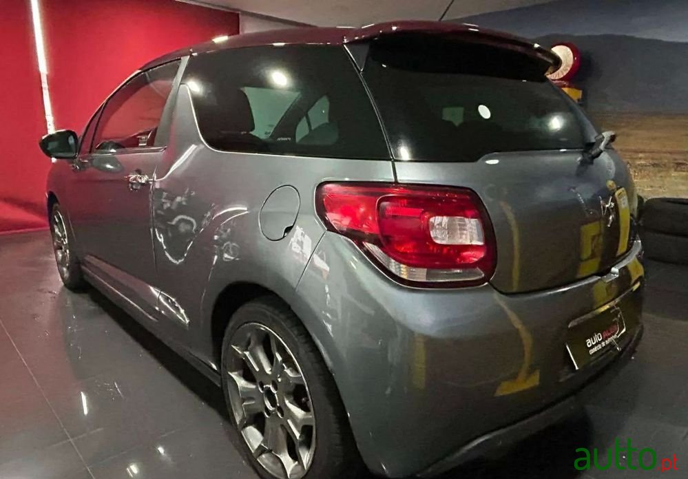 2010' Citroen DS3 1.6 E-Hdi So Chic photo #4