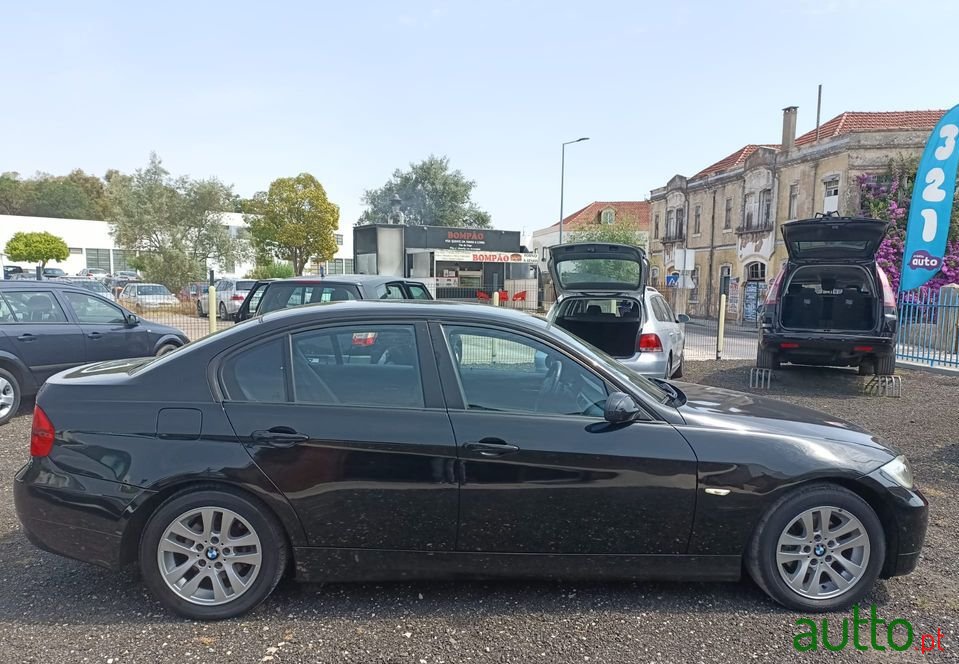 2008' BMW 318 photo #4