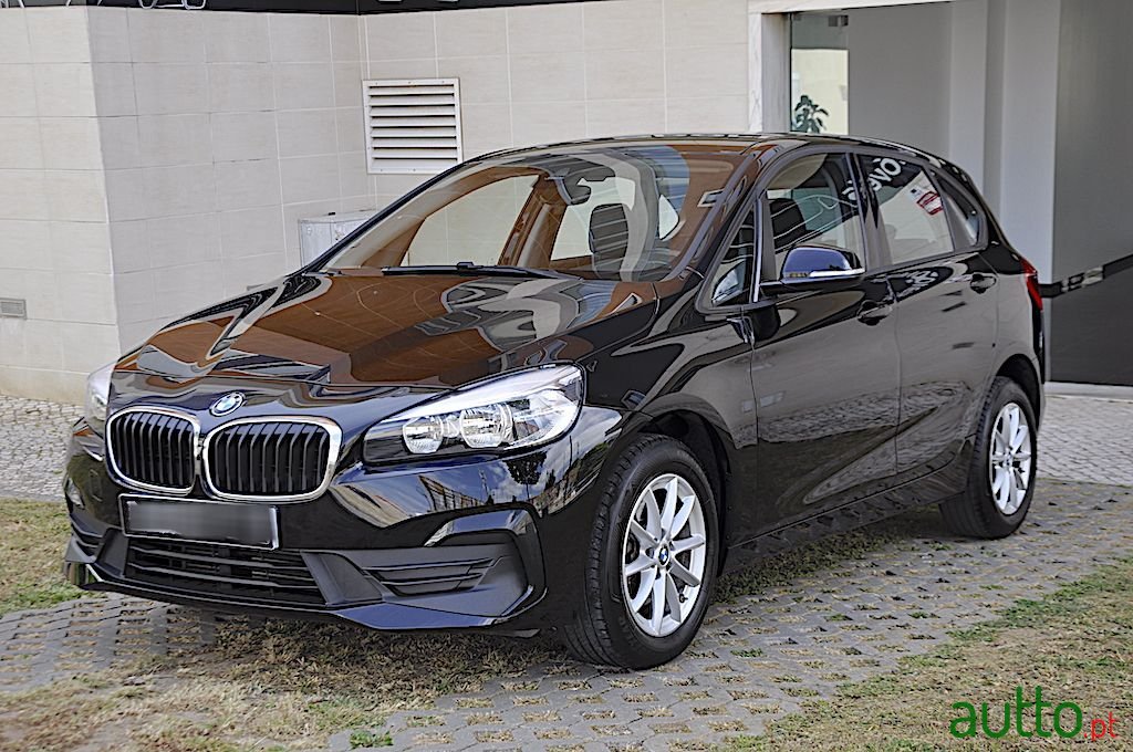 2018' BMW 216 Active Tourer photo #2