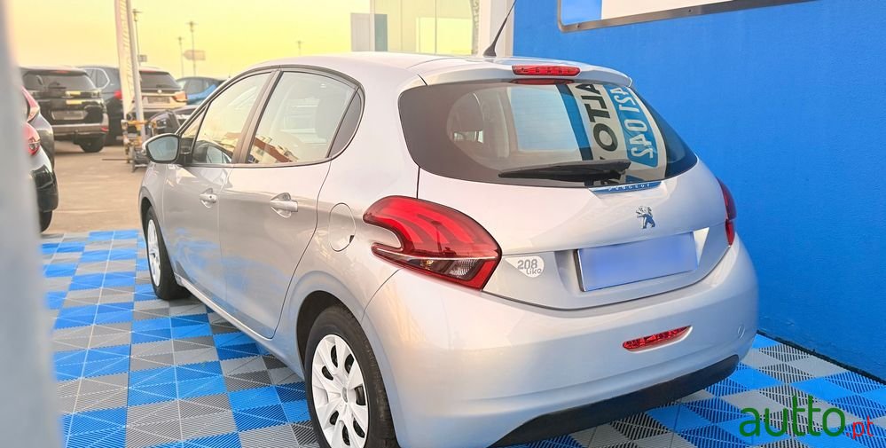 2017' Peugeot 208 Puretech photo #4