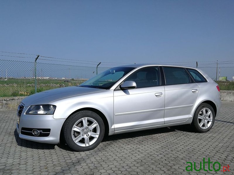 2011' Audi A3 Sportback photo #2