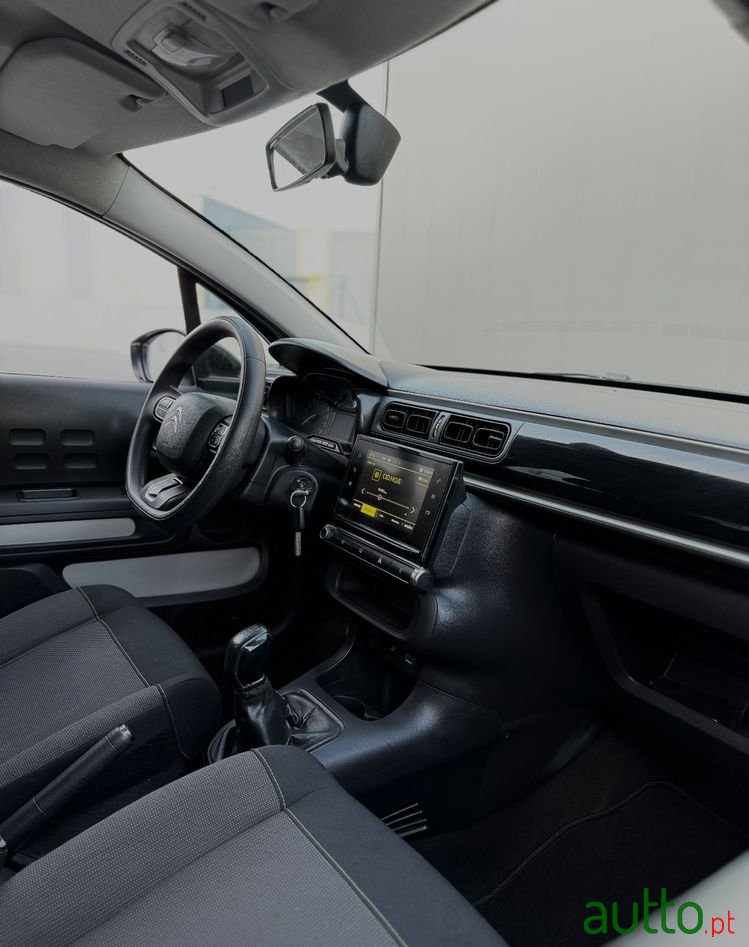 2018' Citroen C3 1.6 Bluehdi Feel photo #6