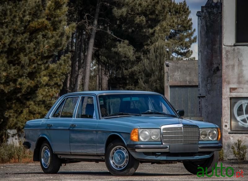 1981' Mercedes-Benz 200 photo #4