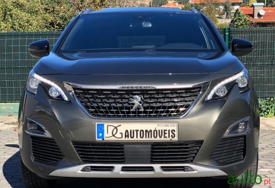 2018' Peugeot 5008 photo #2