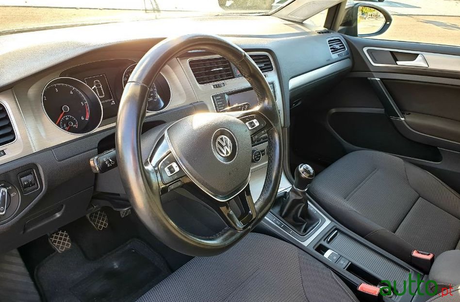 2014' Volkswagen Golf Variant photo #3