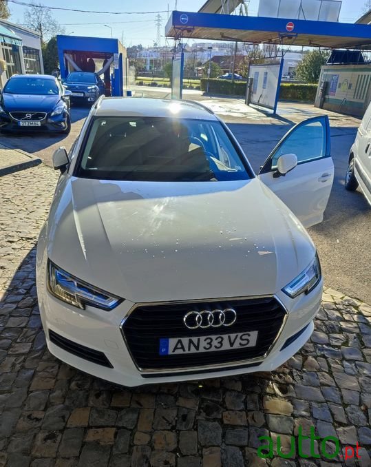 2016' Audi A4 Avant photo #1