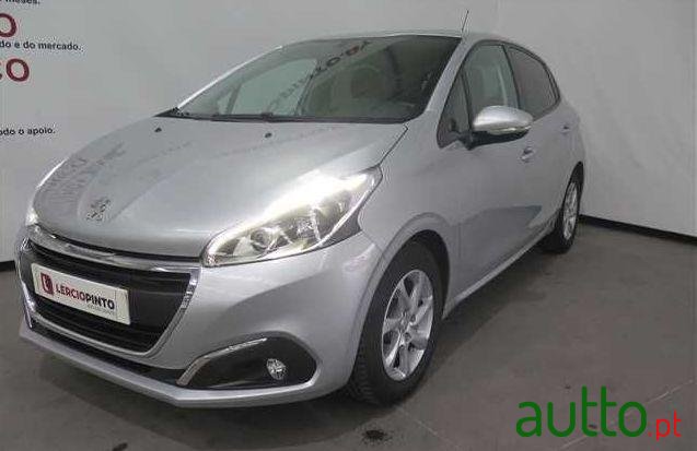 2015' Peugeot 208 1.2 Puretech Active photo #1