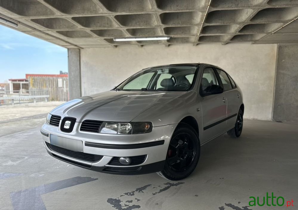 2001' SEAT Leon 1.4 16V Confort photo #1