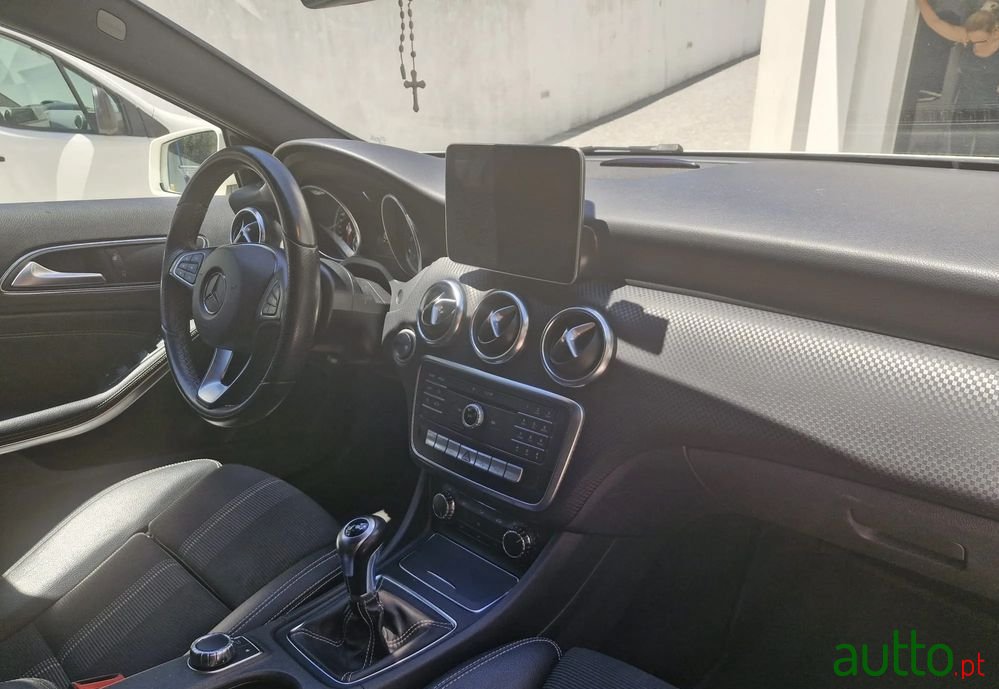 2018' Mercedes-Benz Classe A D photo #6