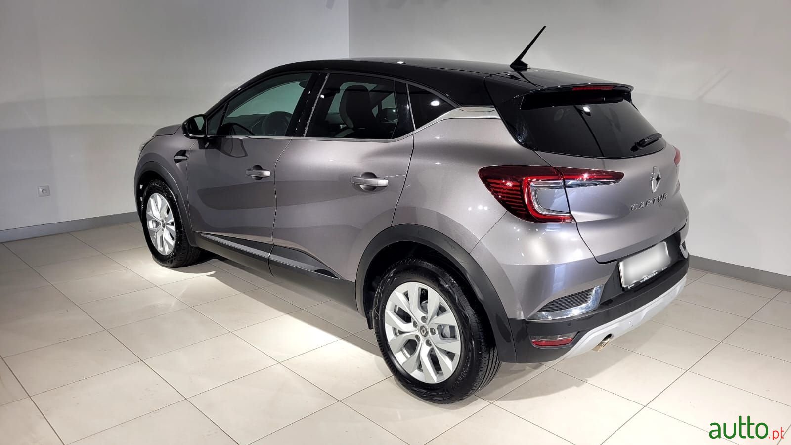 2021' Renault Captur photo #4