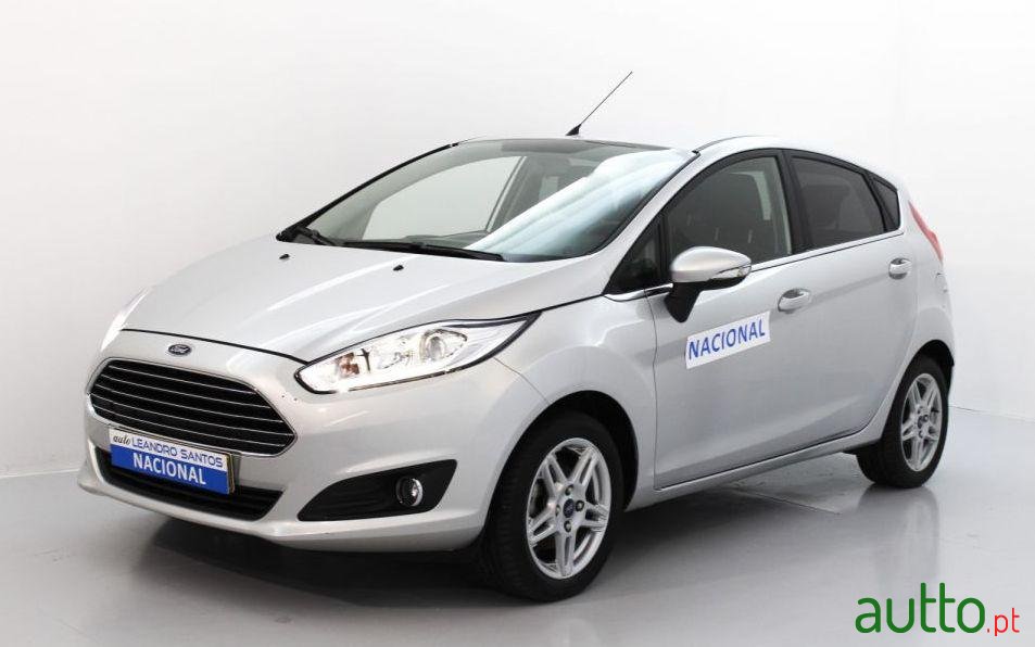 2015' Ford Fiesta 1.0 Ti-Vct Titanium photo #2