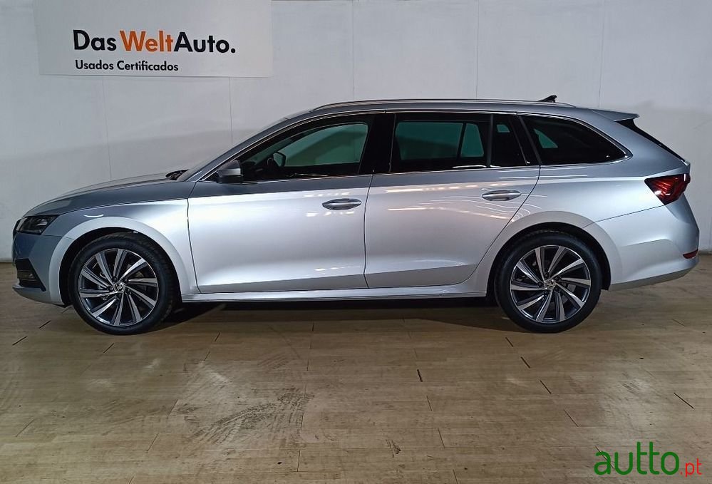 2023' Skoda Octavia Break photo #3