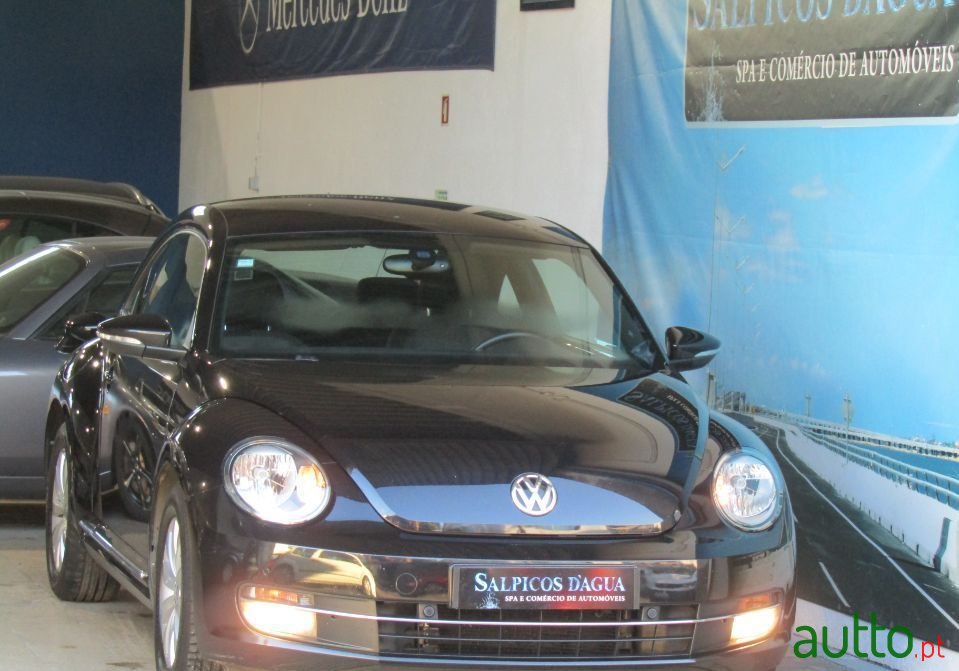 2012' Volkswagen New Beetle photo #1