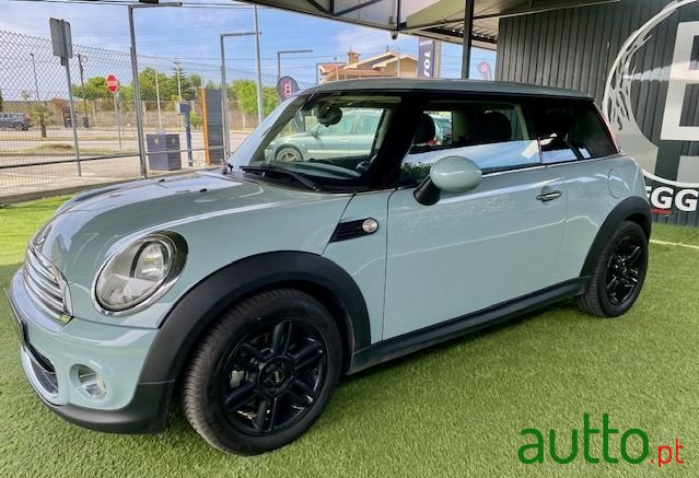 2013' MINI Cooper photo #5