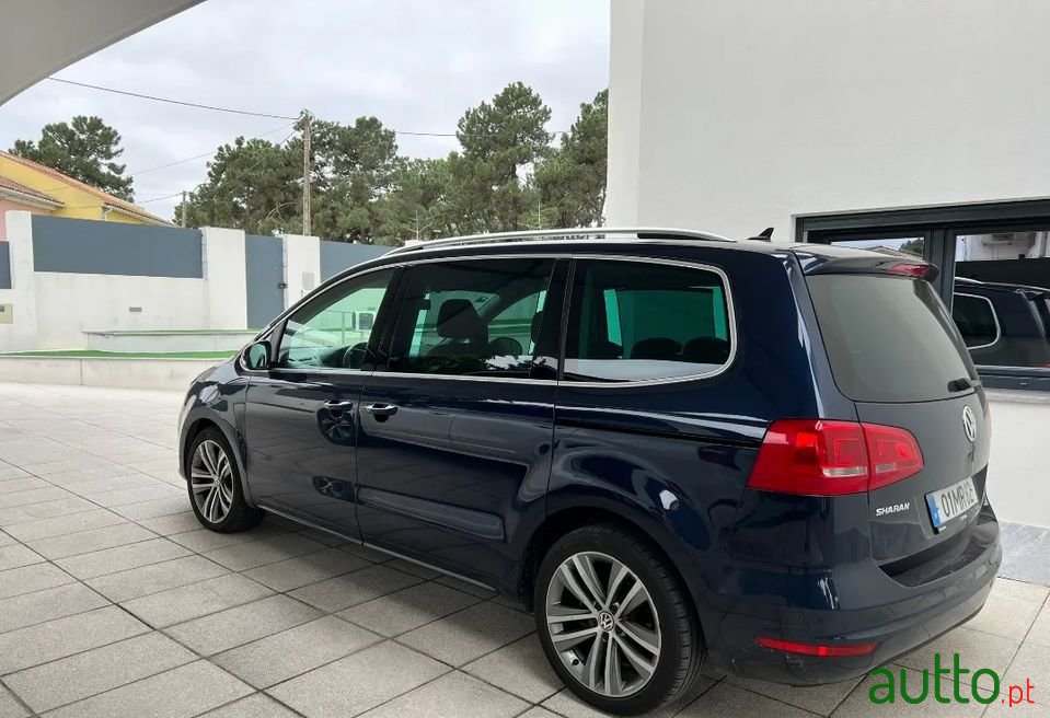 2012' Volkswagen Sharan photo #2