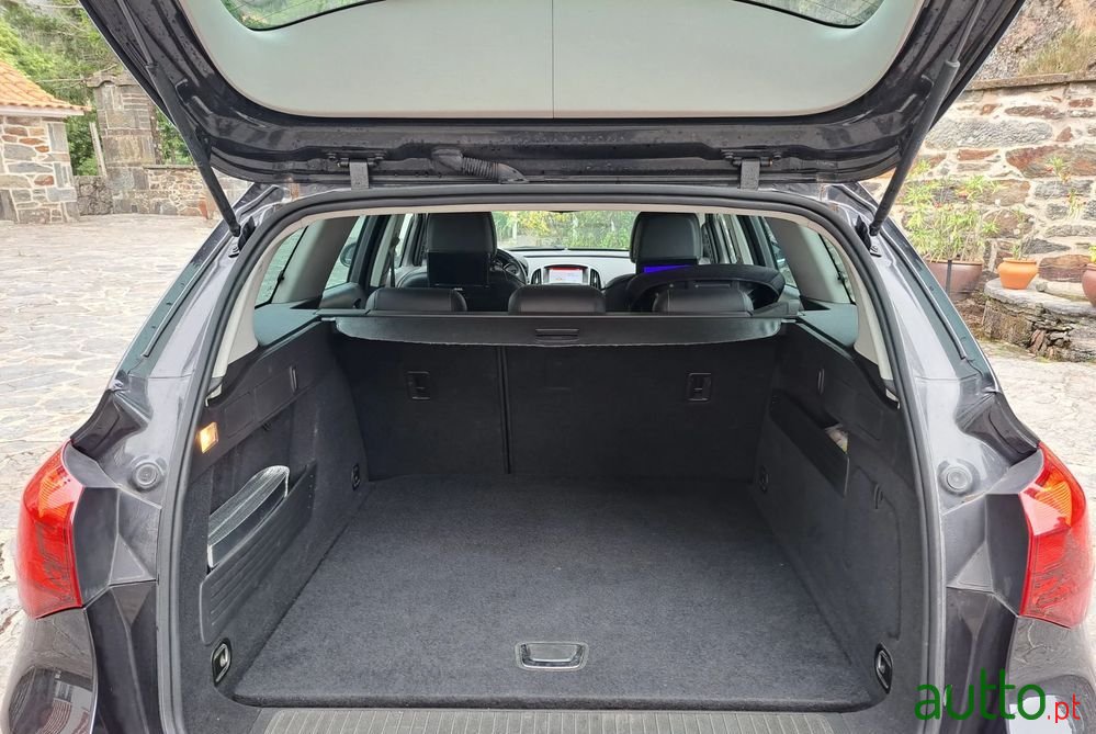 2015' Opel Astra Sports Tourer photo #6