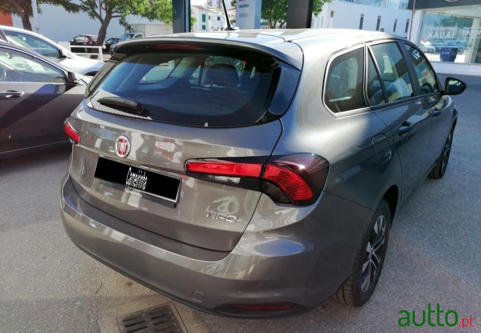 2021' Fiat Tipo Station Wagon photo #5