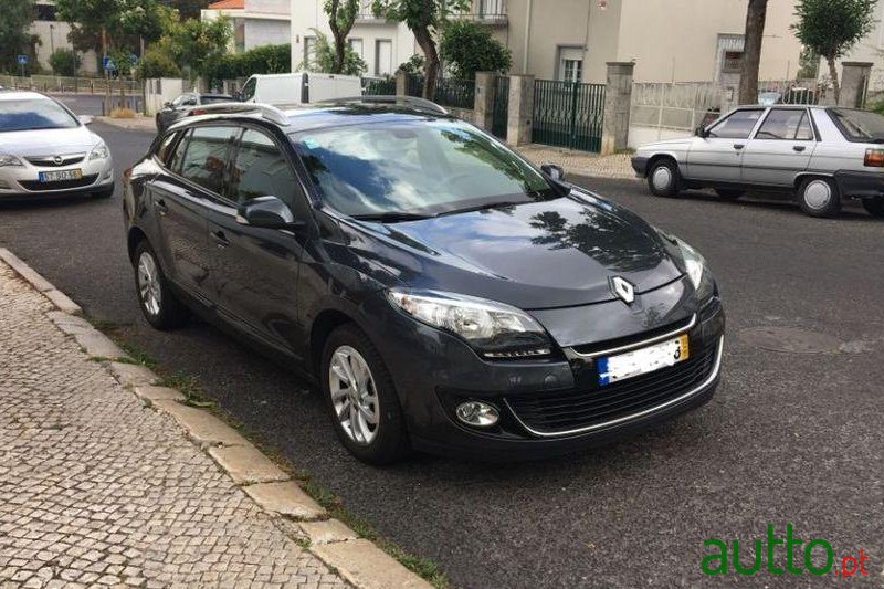 2013' Renault Megane Sport Tourer photo #3