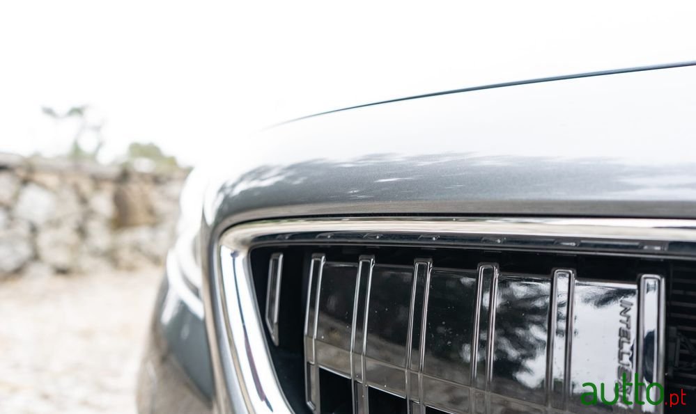 2017' Volvo V40 photo #4