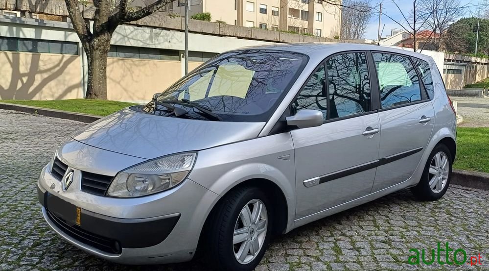 2006' Renault Scenic photo #2