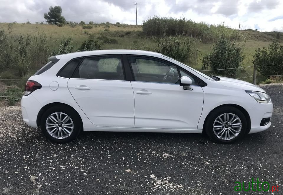2016' Citroen C4 photo #5