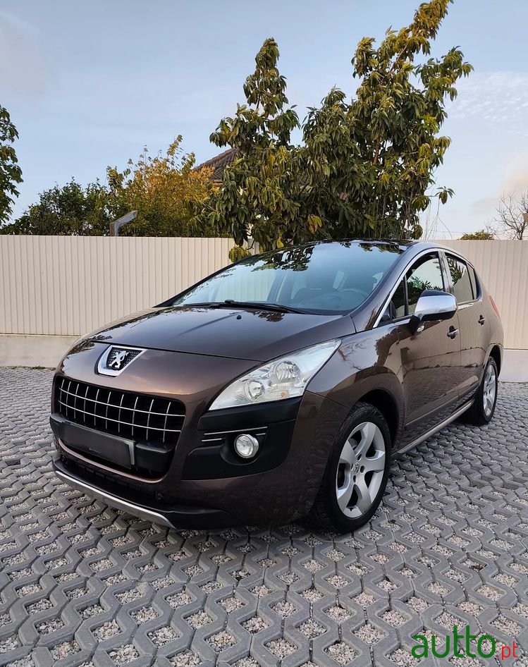 2012' Peugeot 3008 photo #1