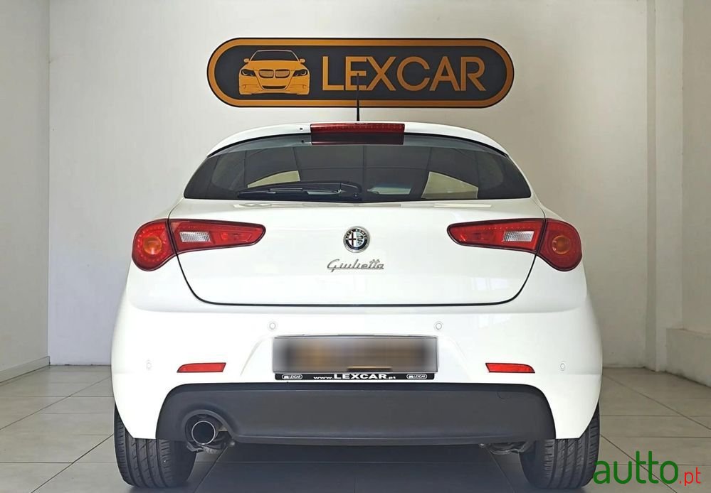2014' Alfa Romeo Giulietta photo #4