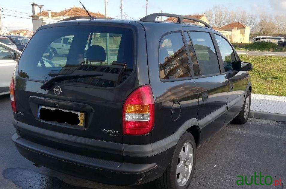 2000' Opel Zafira A photo #2