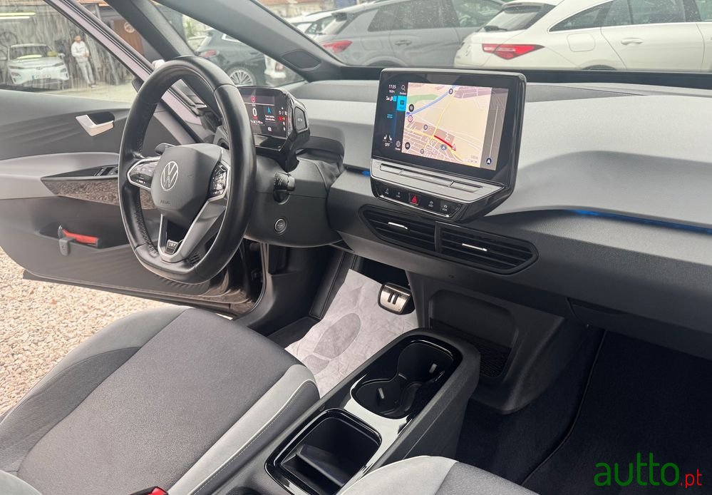2020' Volkswagen ID.3 photo #5