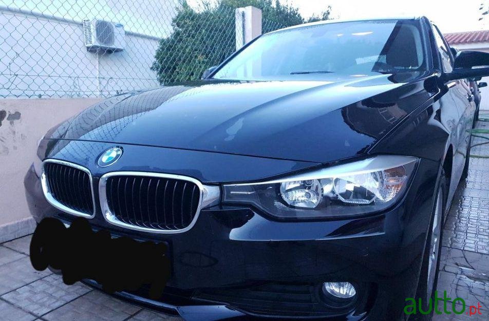 2012' BMW 320 D Touring photo #1