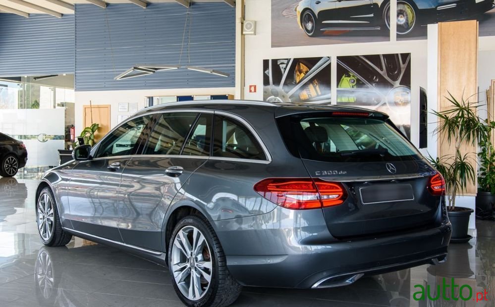 2020' Mercedes-Benz C 300 photo #5