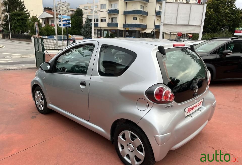 2013' Toyota Aygo photo #5