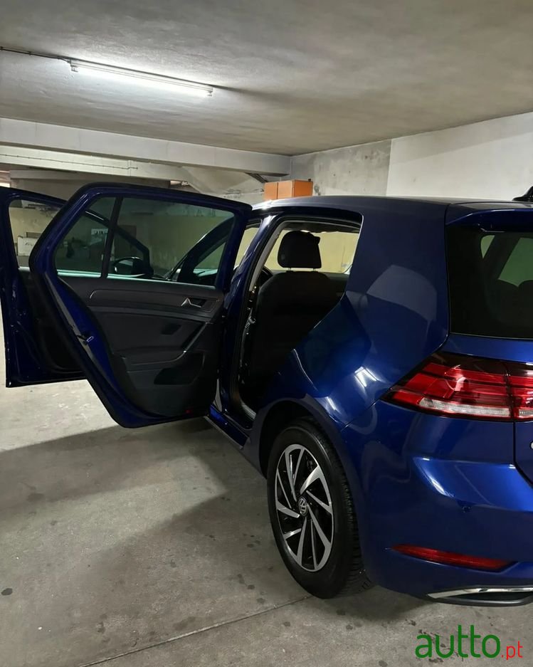 2020' Volkswagen Golf 1.0 Tsi photo #5
