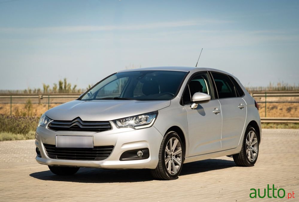 2015' Citroen C4 1.2 Puretech Feel photo #3