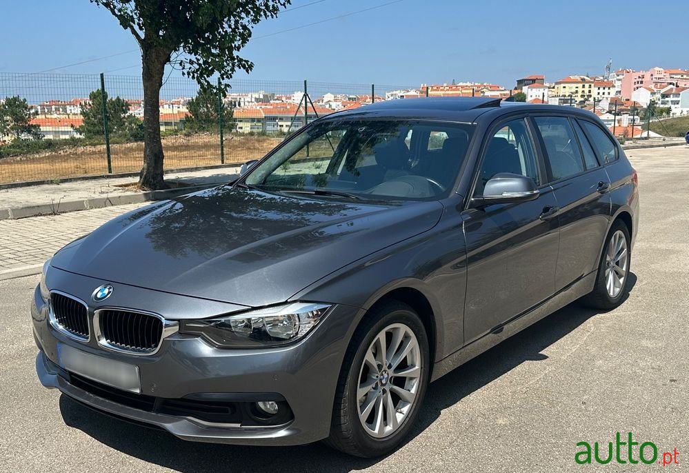 2017' BMW 320 D Touring Advantage Auto photo #2