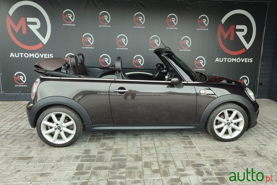 2013' MINI Cooper photo #5