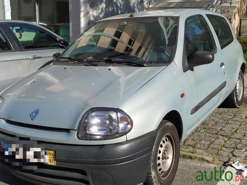1999' Renault Clio photo #1