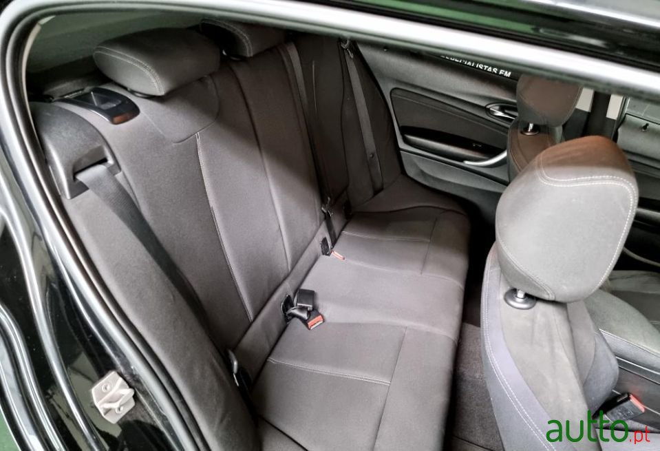 2015' BMW 116 Sport photo #6