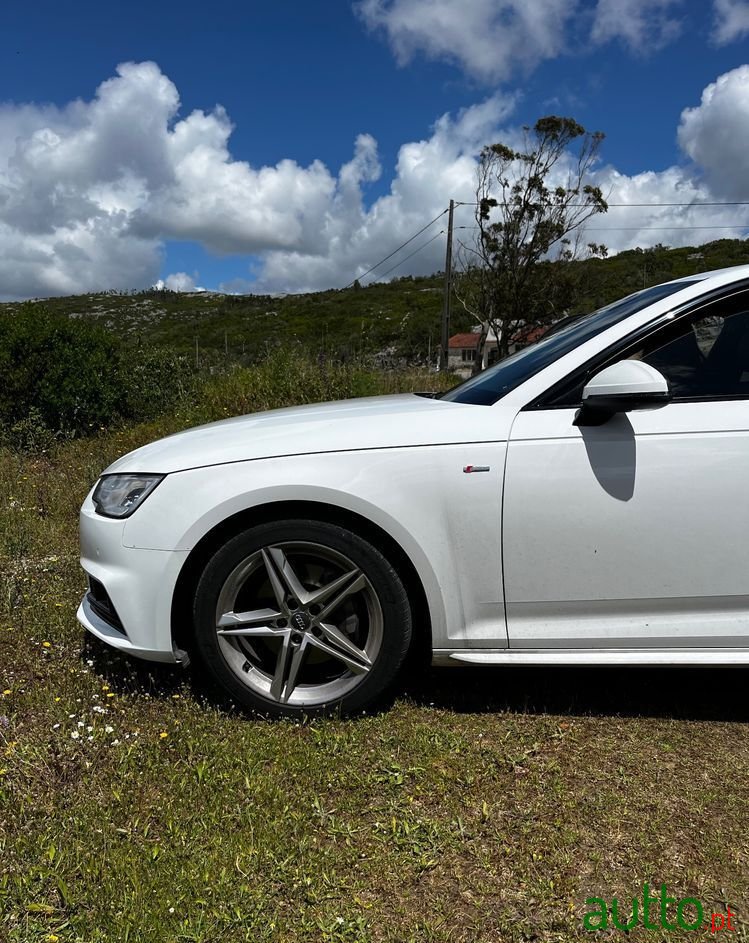 2018' Audi A4 Avant photo #6