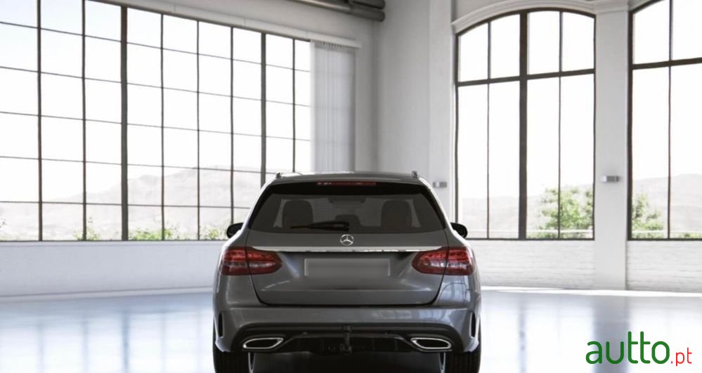 2021' Mercedes-Benz C 300 De Amg Line photo #3