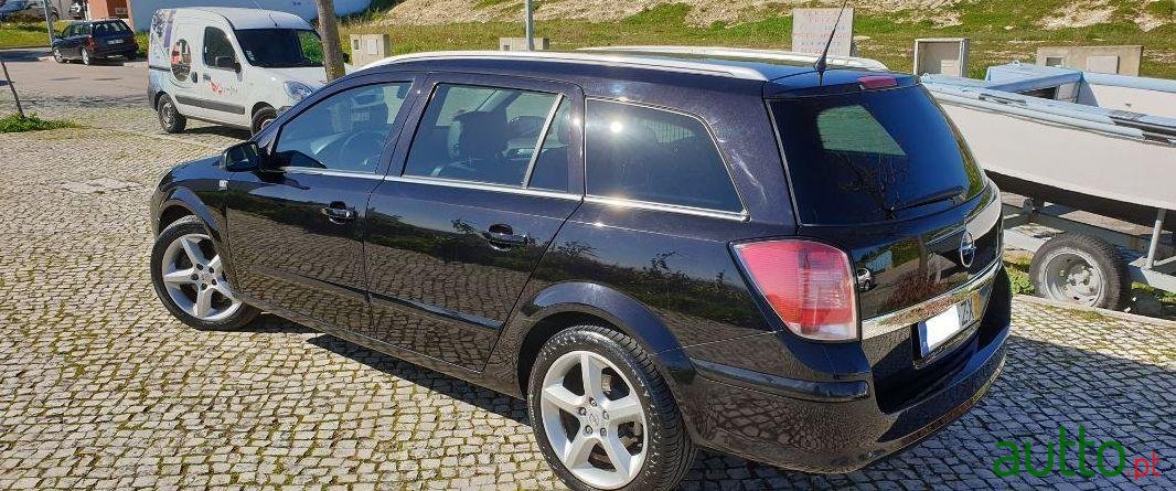 2005' Opel Astra Caravan photo #3