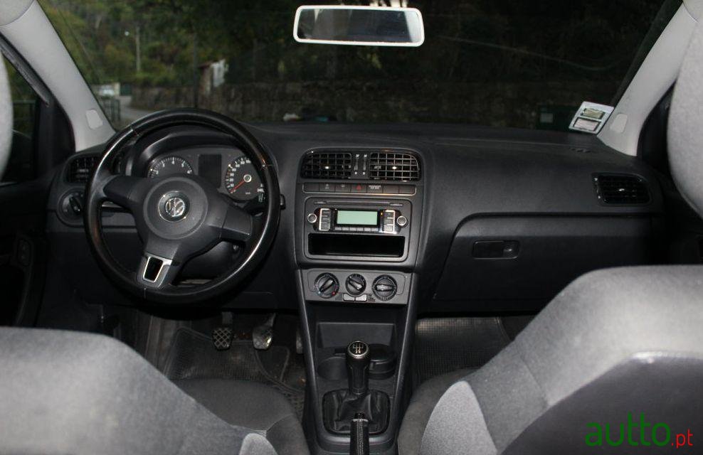 2010' Volkswagen Polo 1.2 Trendline photo #1