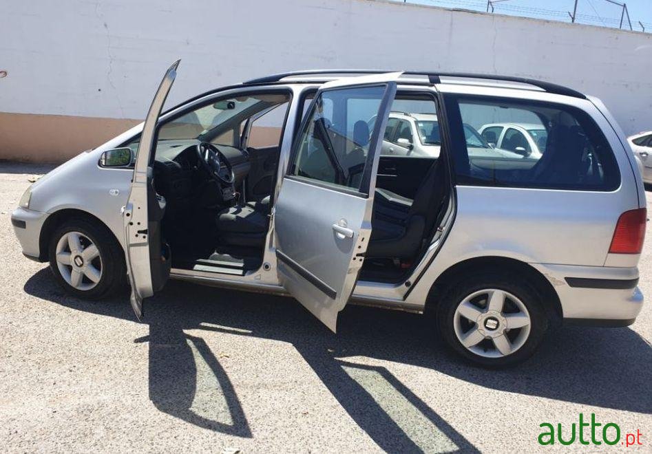 2004' SEAT Alhambra Sport photo #2