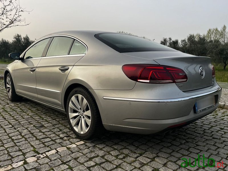 2017' Volkswagen 2.0 Tdi Bluemotion photo #4