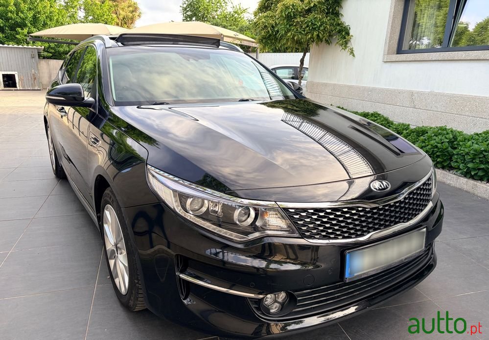 2017' Kia Optima Sw photo #2