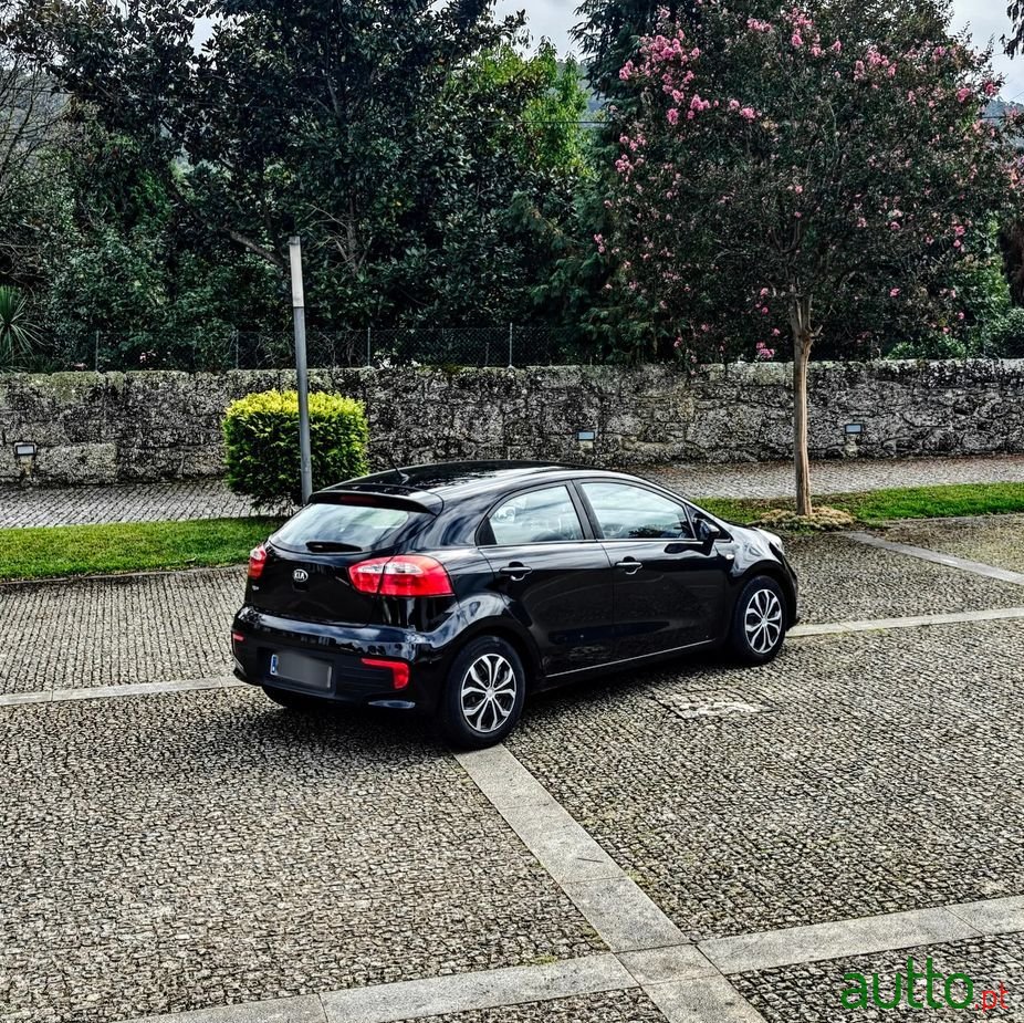 2016' Kia Rio photo #1