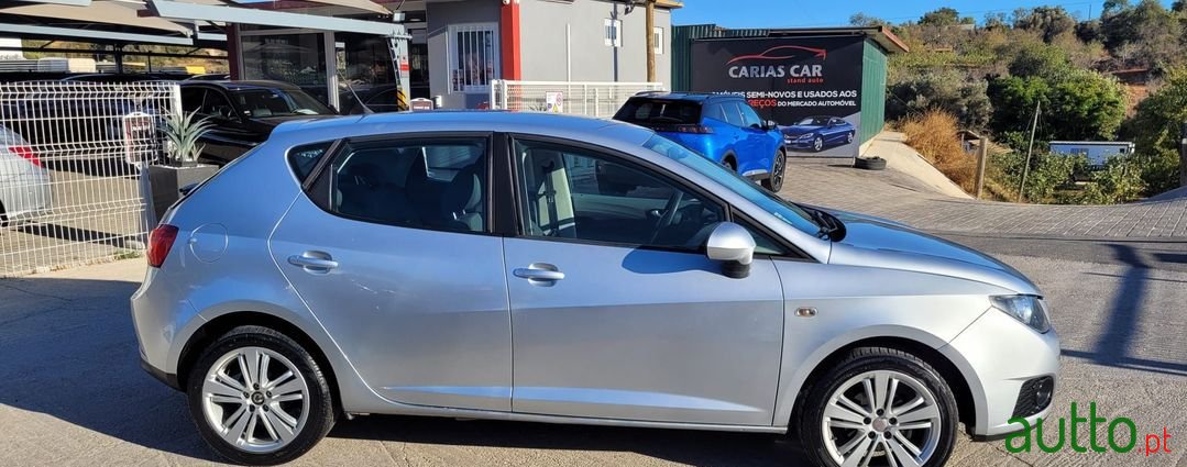 2011' SEAT Ibiza photo #6