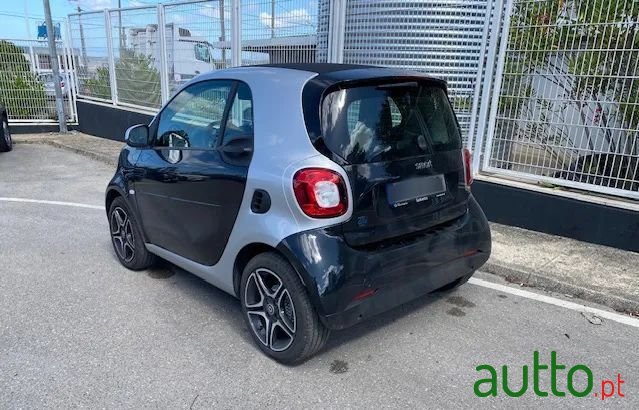 2024' Smart Fortwo Eq Pulse photo #4