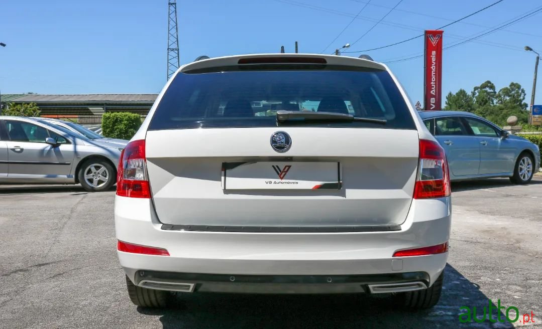 2016' Skoda Octavia Break photo #4