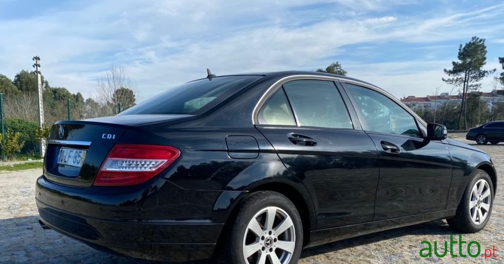 2011' Mercedes-Benz C-220 photo #1